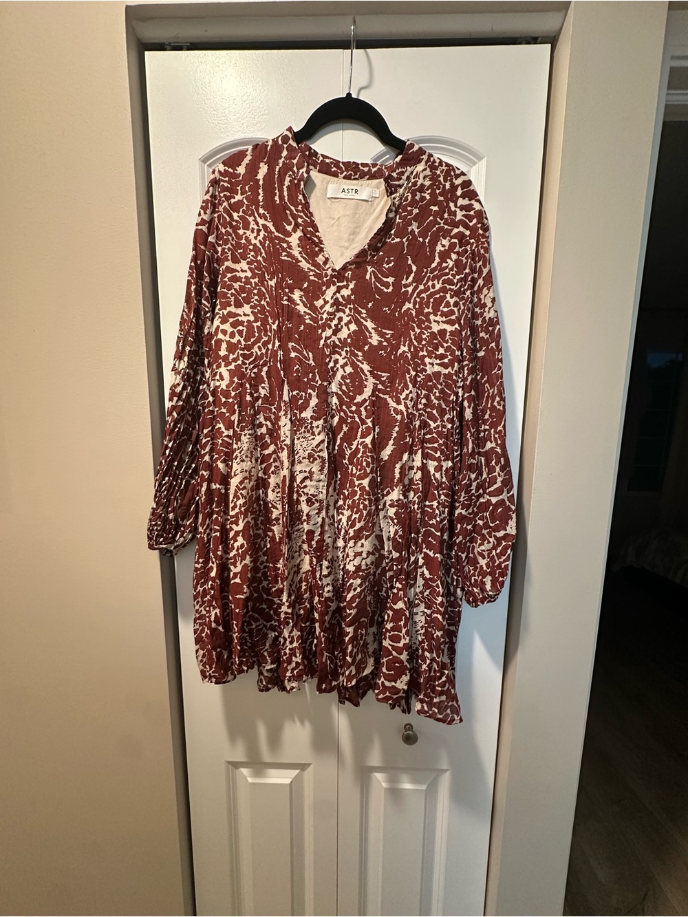 ASTR The Label Oversized and Flowy Midi Dress with Beautiful Animal Print